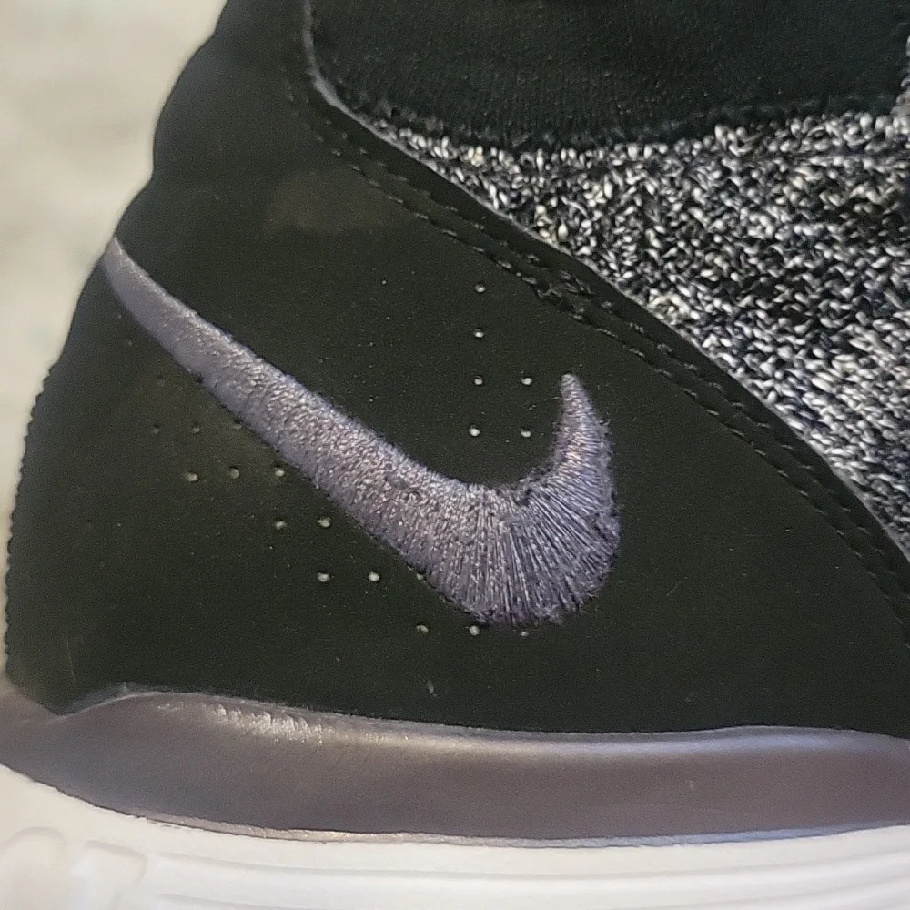 Nike KD11 Flyknit Basketball Shoes - Picture 13 of 15
